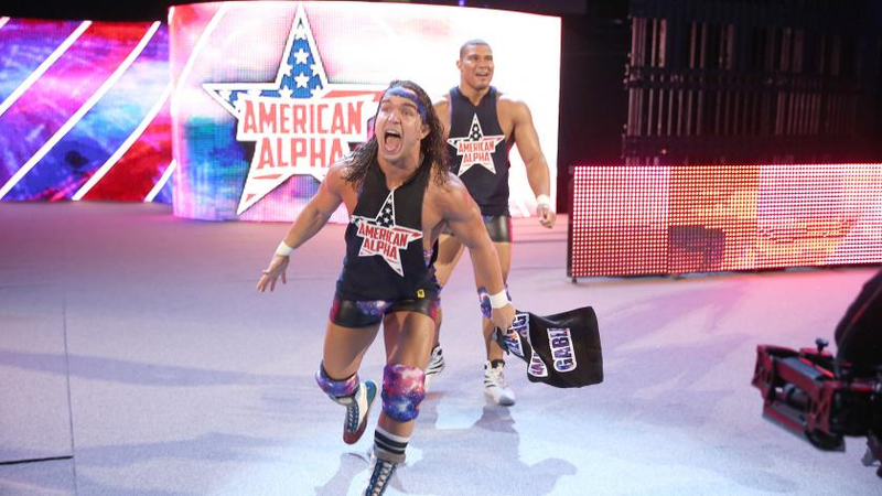 Illustration for article titled SmackDown! Live steps up while still trying to find its footing